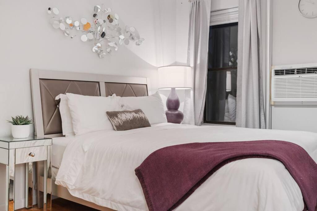 Studio Haven In Times Square & Nearby Restaurants New York Exterior photo